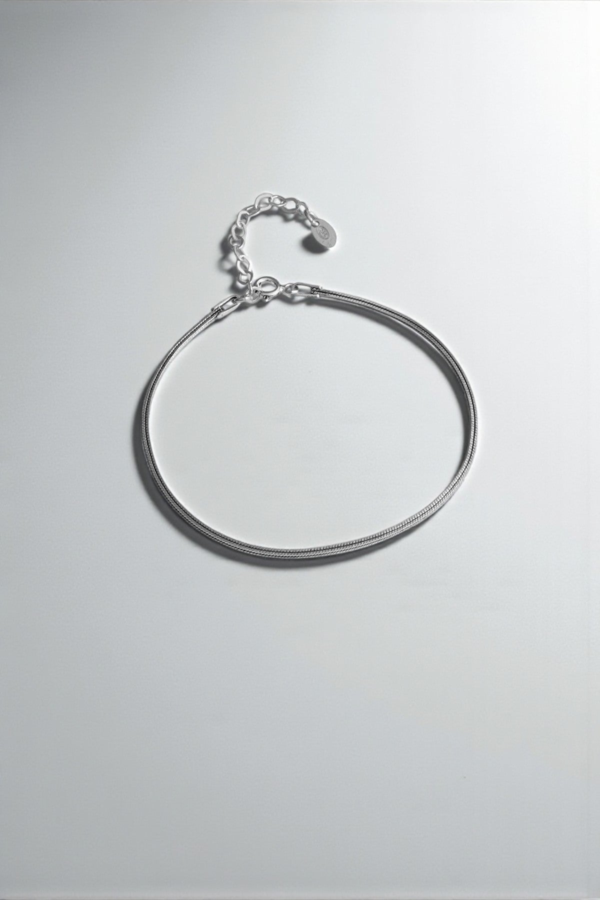 LUNARA – Gümüş Yılan Zincir Bileklik | Minimalist, Unisex, Ayarlanabilir